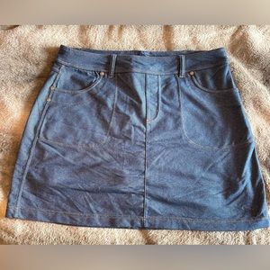 Athleta -- stretchy denim-look skort -- large